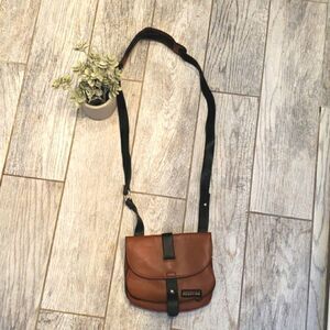 Kenneth Cole Reaction Leather Crossbody Bag
